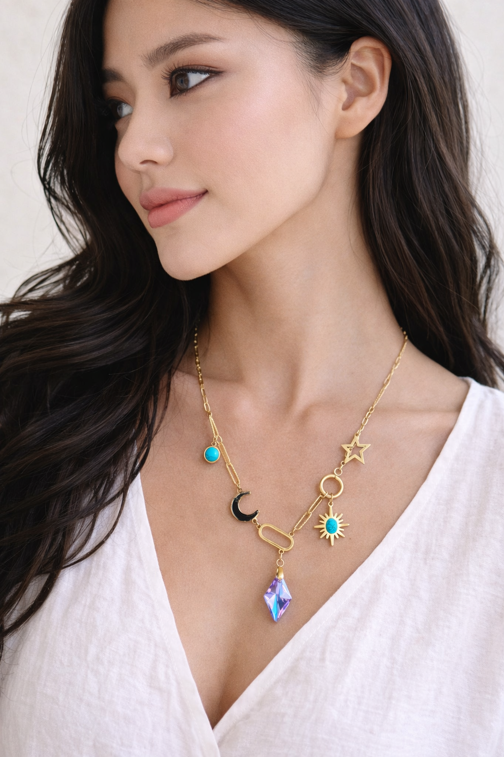 Gouden Bedelketting met Maan, Ster & Kristal – Statement Ketting